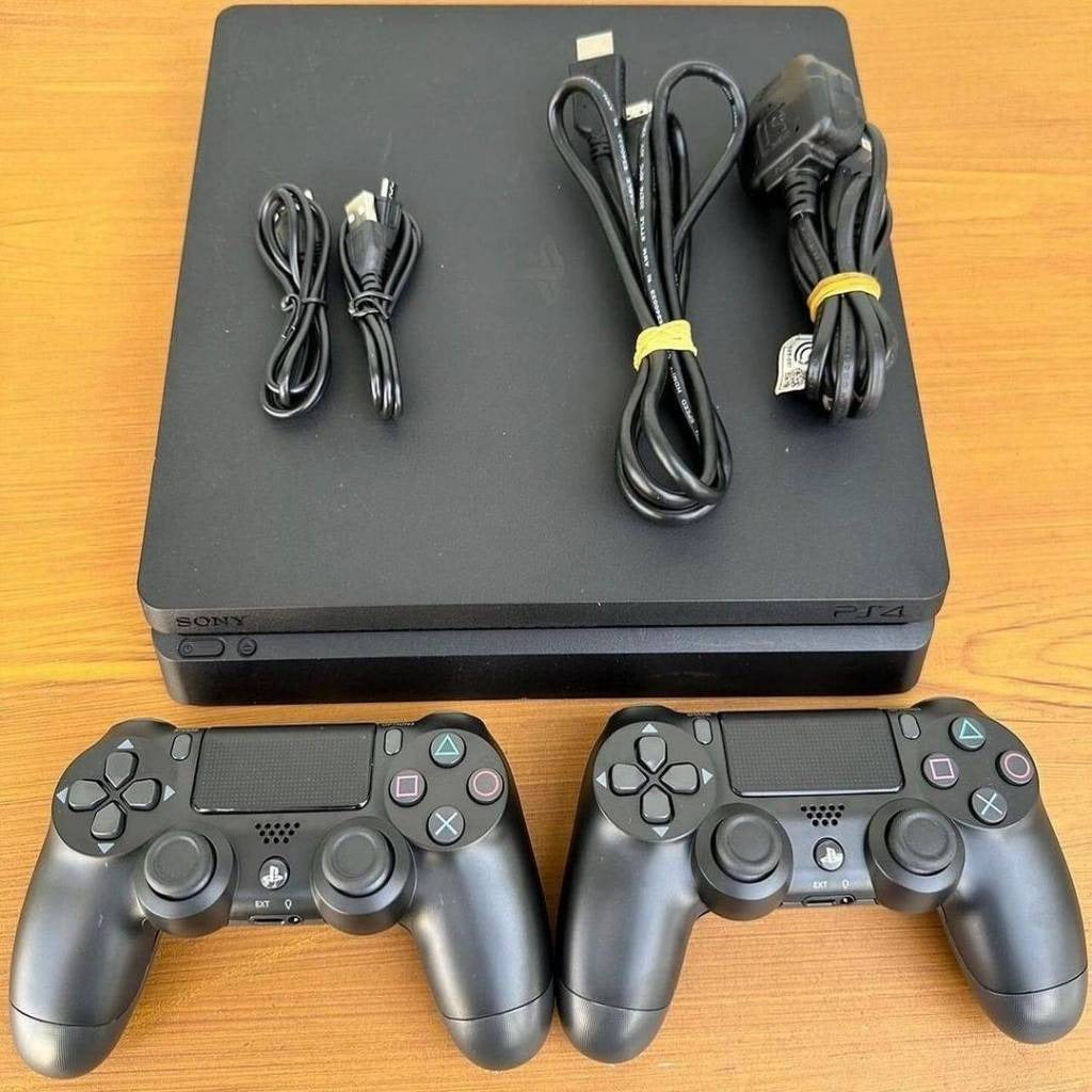 Sony Playstation 4 500gb Ps4 Slim Com 2 Controles + 4 Jogos